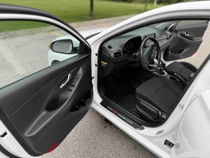 
								2018 Hyundai Elantra GT full									