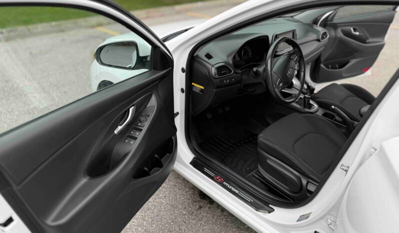 
								2018 Hyundai Elantra GT full									