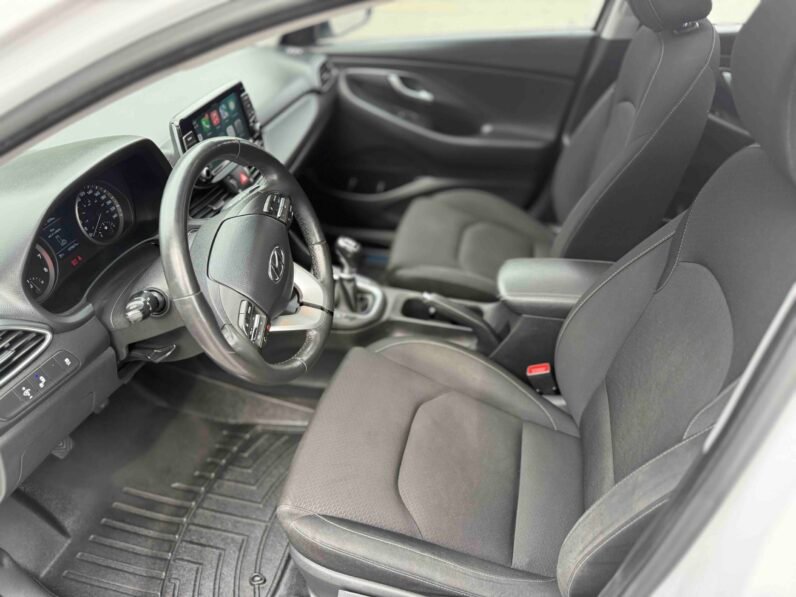 
								2018 Hyundai Elantra GT full									