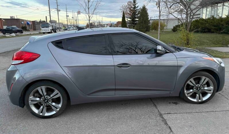 
								2016 Hyundai Veloster full									