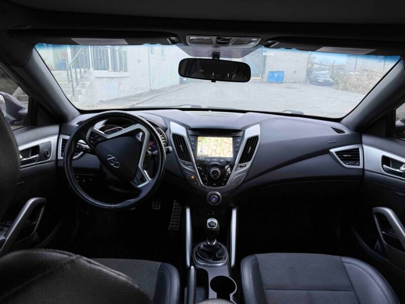 
								2016 Hyundai Veloster full									