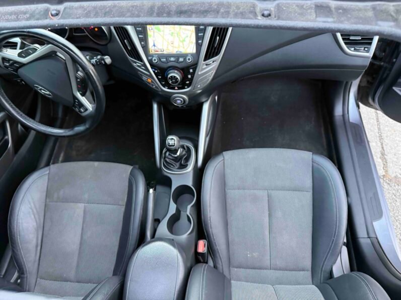 
								2016 Hyundai Veloster full									