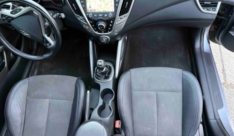 
								2016 Hyundai Veloster full									